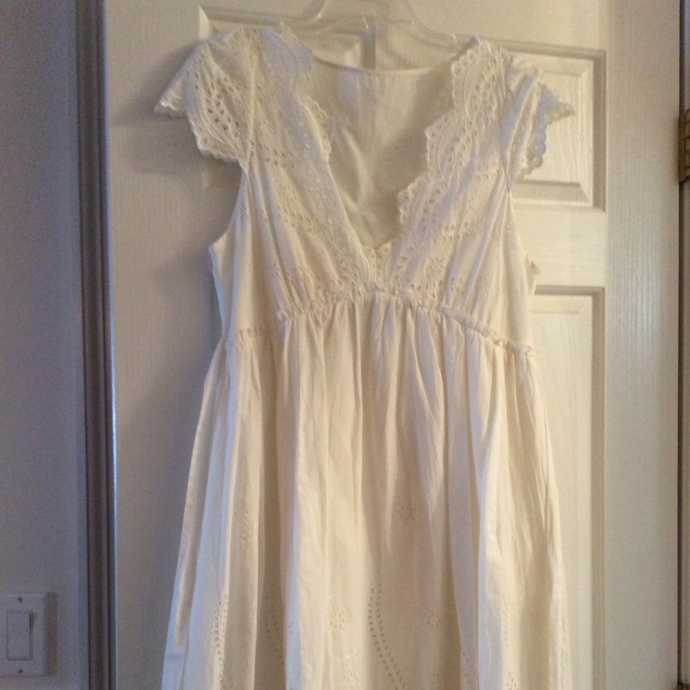 Beautiful BCBGMaxAzria white cotton and lace breezy balletcore dress